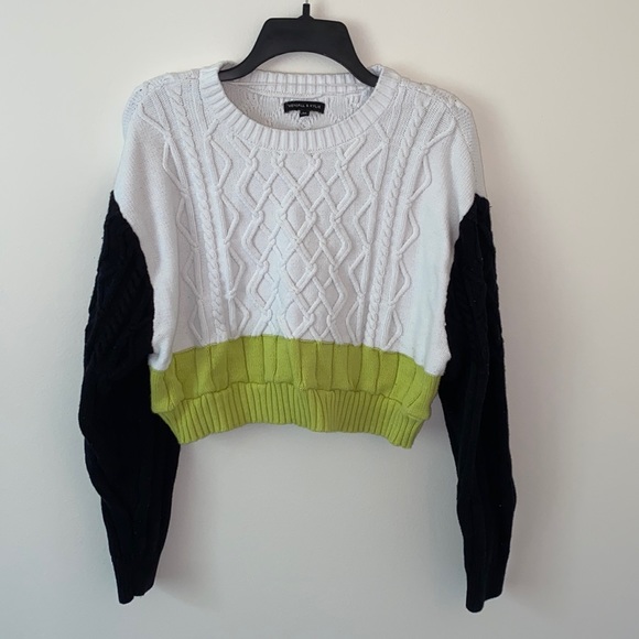 Kendall & Kylie Sweaters - Kendall & Kylie Cropped Sweater